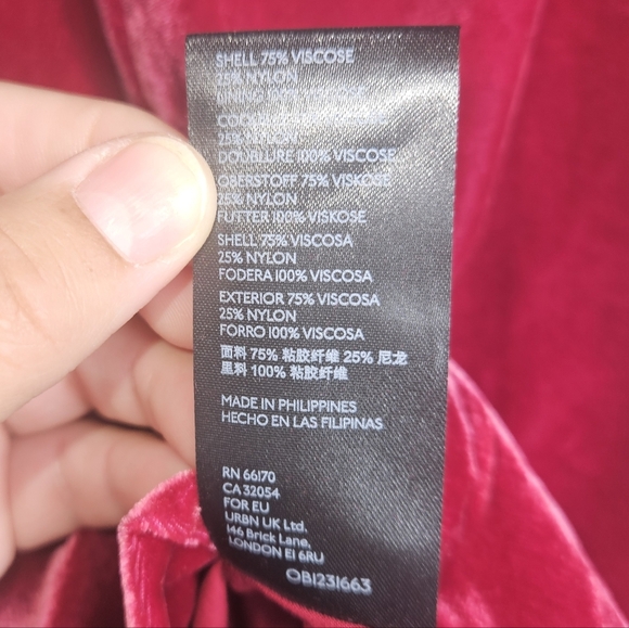 By Anthropologie Monti Velvet Skirt, Size 2, Raspberry, NWT - Picture 11 of 12